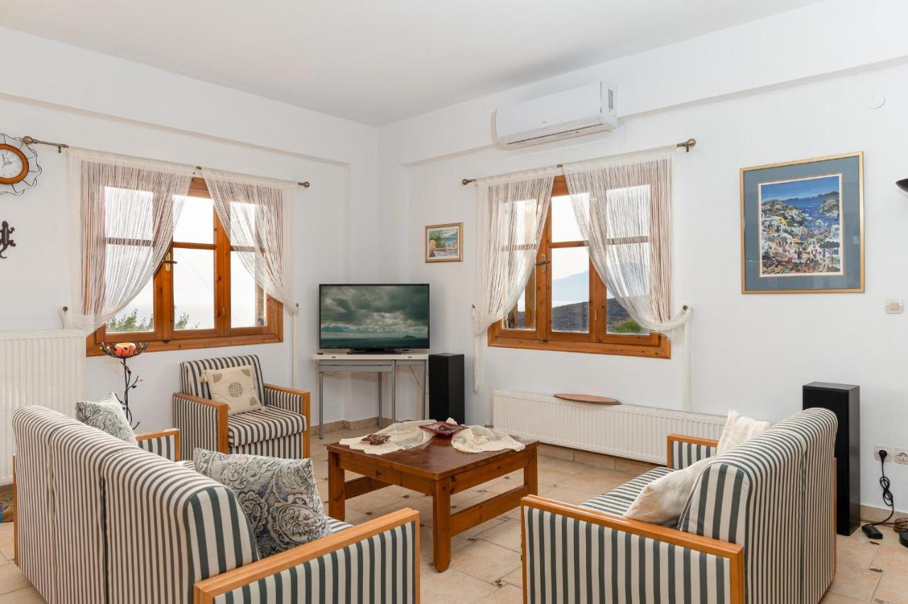 Villas Alexandros Kalamaki  Buitenkant foto