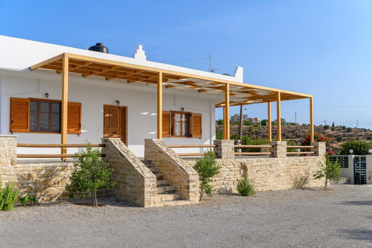 Villas Alexandros Kalamaki  Buitenkant foto