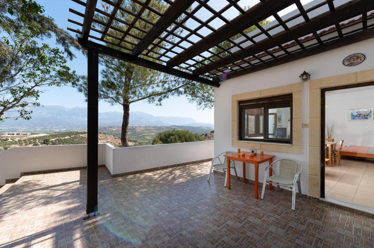 Villas Alexandros Kalamaki  Buitenkant foto
