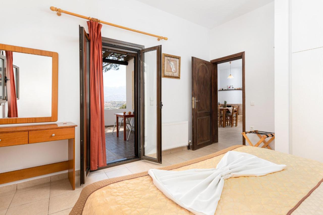 Villas Alexandros Kalamaki  Buitenkant foto