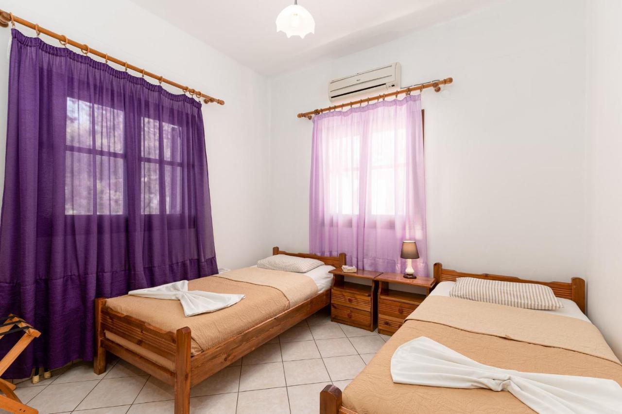 Villas Alexandros Kalamaki  Buitenkant foto