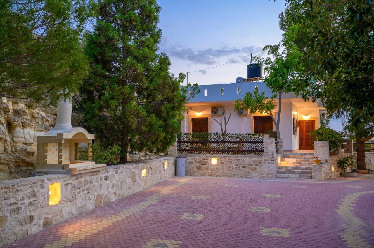Villas Alexandros Kalamaki  Buitenkant foto