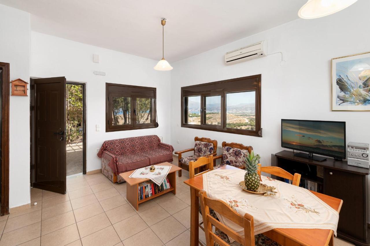 Villas Alexandros Kalamaki  Buitenkant foto
